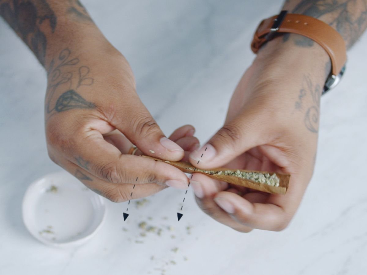 How to Roll a Blunt in 5 Easy Steps